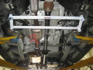 Ultra Racing Chevrolet Captiva 4WD (2.0 TurboD) UltraRacing Front H-Brace, référence LA4-717