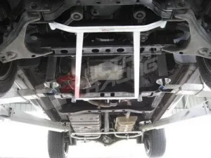 Ultra Racing Kia Sorento 2.5 UltraRacing 4-Point Front H-Brace, référence LA4-821