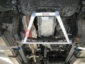 Ultra Racing Toyota Hilux Vigo 05+ UltraRacing 4-Point Front H-Brace 825, référence LA4-825