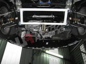 Ultra Racing Peugeot 308 Turbo + RCZ UltraRacing 4-Point Front H-Brace, référence LA4-847
