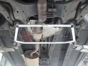 Ultra Racing Nissan Murano 2WD 06+ UltraRacing 4-Point Front H-Brace, référence LA4-968