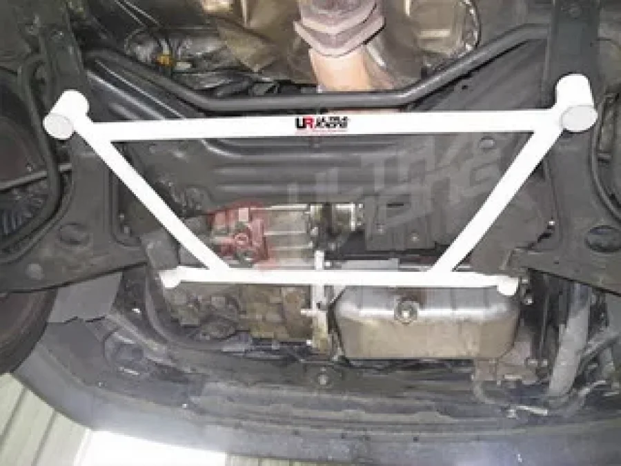 Ultra Racing VW Golf 2/3 UltraRacing 4-Point Front H-Brace, référence LA4-983