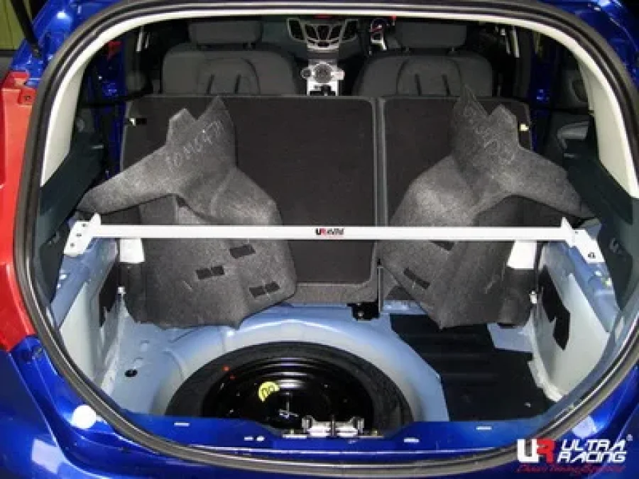 Ultra Racing Ford Fiesta MK6/7/7.5 1.6 08+ Ultra-R Rear Upper Strutbar, référence RE2-1157