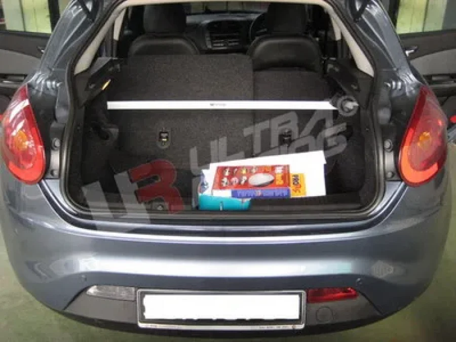 Ultra Racing Fiat Bravo 1.4 (Turbo) 07+ Ultra-R Rear Upper Strutbar, référence RE2-909