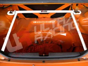 Ultra Racing Mitsubishi EVO 4/5/6 UltraRacing Rear 4-Point Trunk Brace, référence RE4-1005