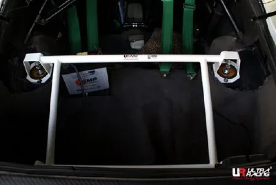 Ultra Racing Mazda RX7 FC 86-91 UltraRacing Rear 4-Point Trunk Brace 1009, référence RE4-1009
