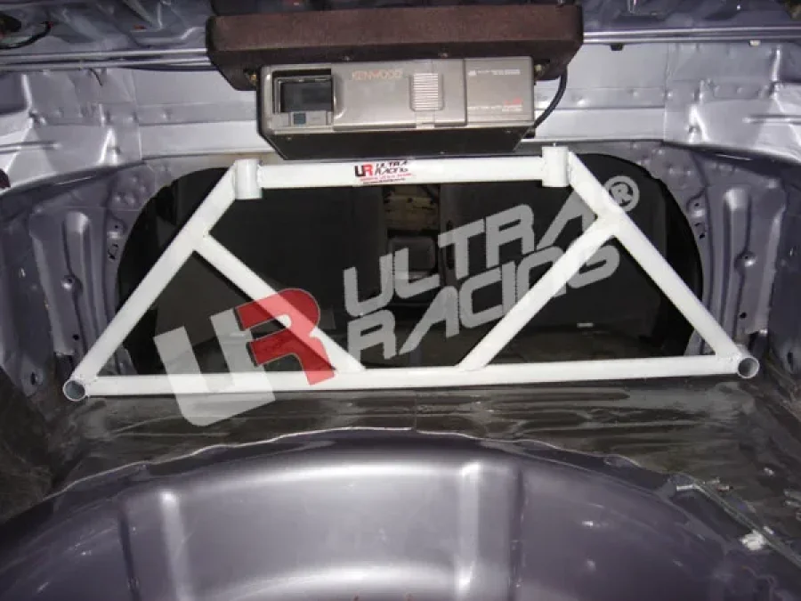 Ultra Racing Toyota Corolla AE111 Ultra-R 4-Point Rear Trunk Brace, référence RE4-427