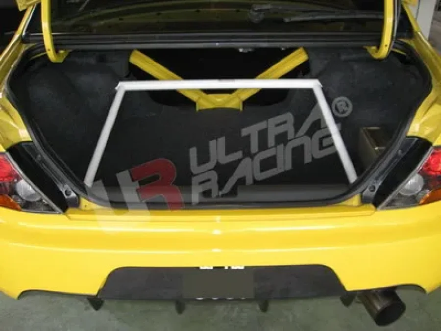 Ultra Racing Mitsubishi EVO 7/8/9 UltraRacing Rear 4-Point Trunk Brace, référence RE4-801