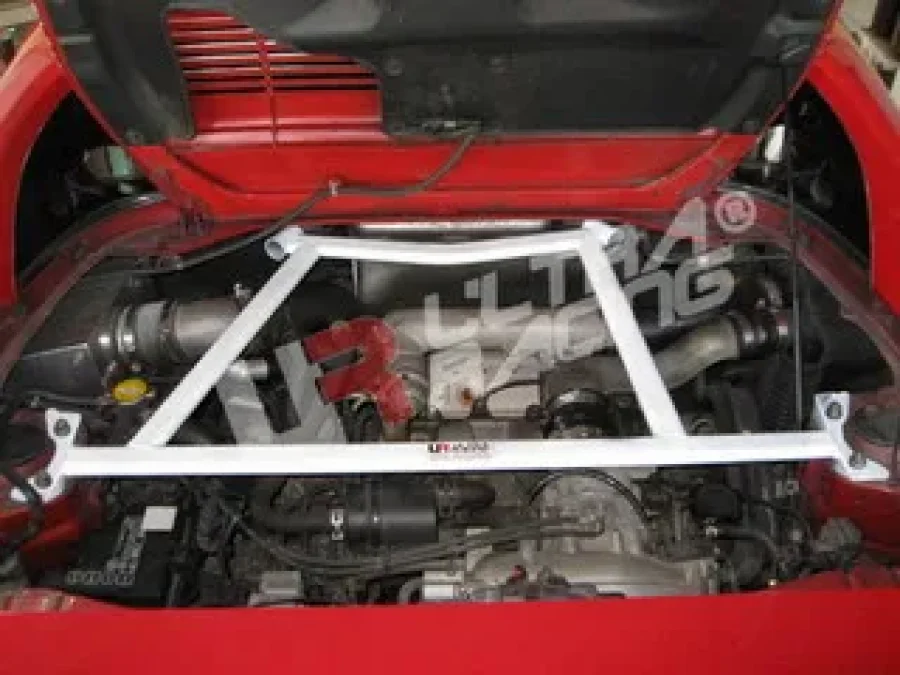 Ultra Racing Toyota MR2 SW20 UltraRacing 4-Point Rear Trunk Brace, référence RE4-943