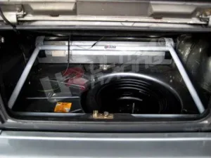 Ultra Racing VW Golf I UltraRacing 4-Point Rear Trunk Brace, référence RE4-978