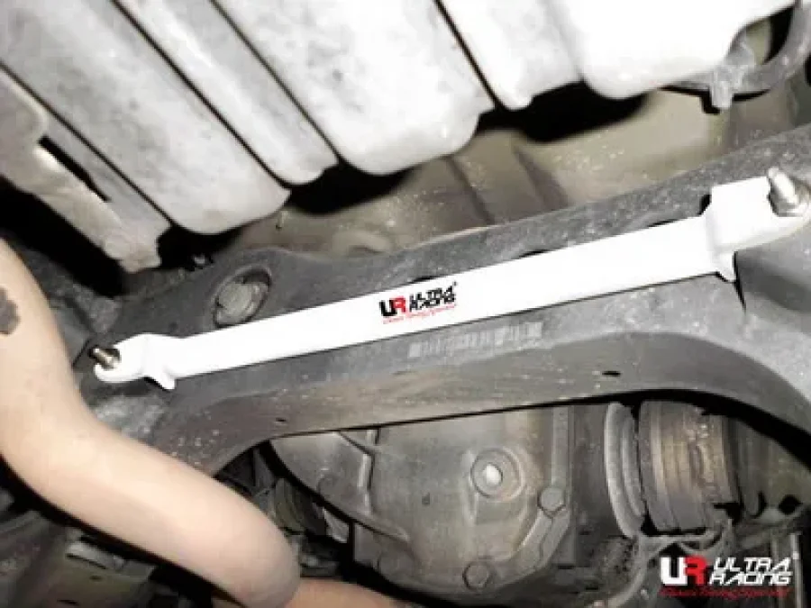 Ultra Racing BMW 3 05+ E90 (320/325) UltraRacing Rear Lower Tiebar, référence RL2-1030