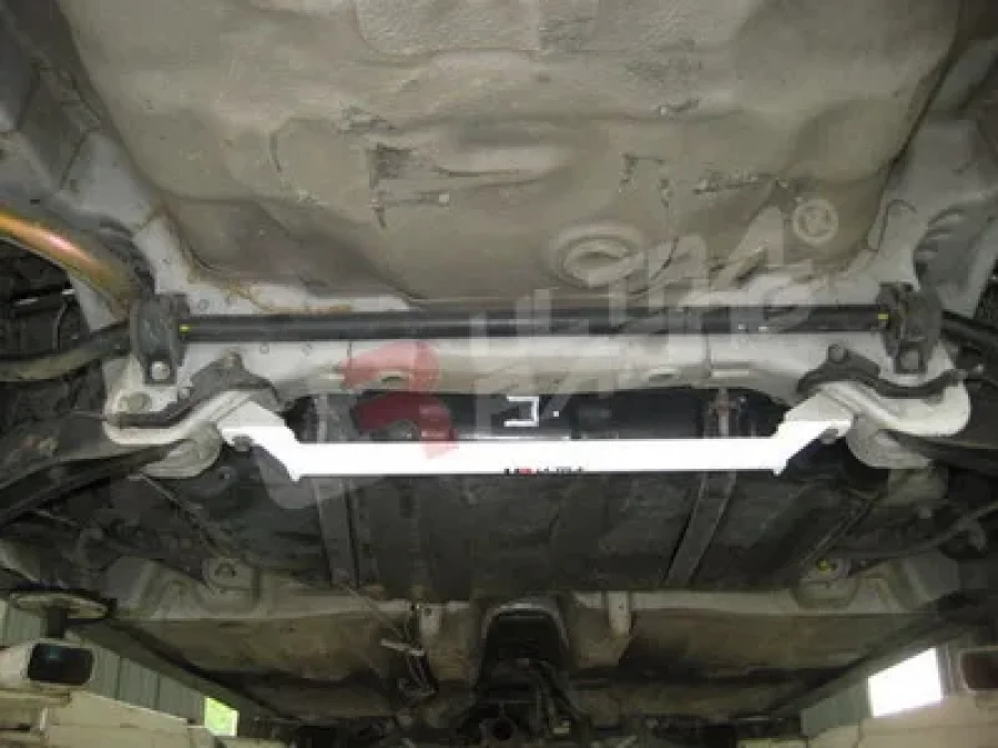 Ultra Racing Honda Integra 94-01 DC2 UltraRacing 2P Rear Lower Bar 1044, référence RL2-1044