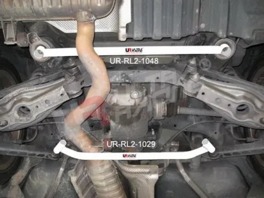 Ultra Racing BMW 3 E90 series 320/325/M3 Ultra-R 2-Point Rear Lower Brace, référence RL2-1048