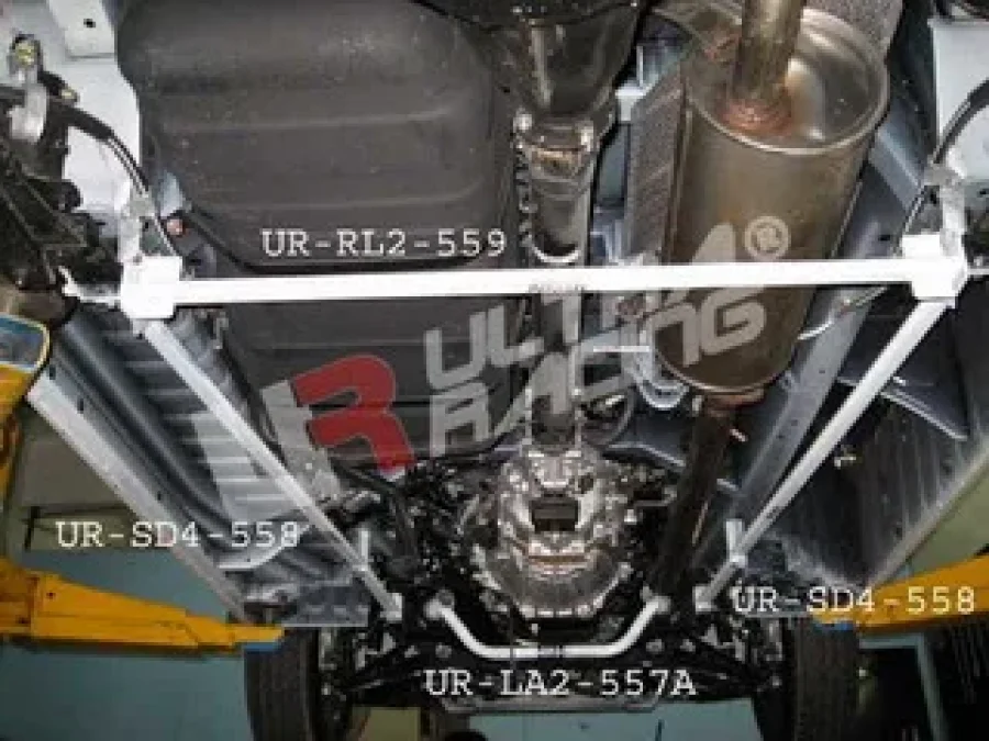 Ultra Racing Toyota Hiace/H200 04+ UltraRacing Rear Lower Tiebar 559, référence RL2-559