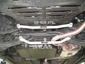 Ultra Racing Hyundai i30 07-12 UltraRacing 2-Point Rear Lower Tiebar 676, référence RL2-676