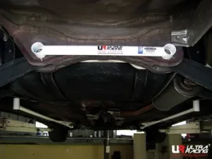 Ultra Racing Honda Civic FD 06+ Hybrid / FB 12+ Ultra-R 2P Rear Lower Bar, référence RL2-938