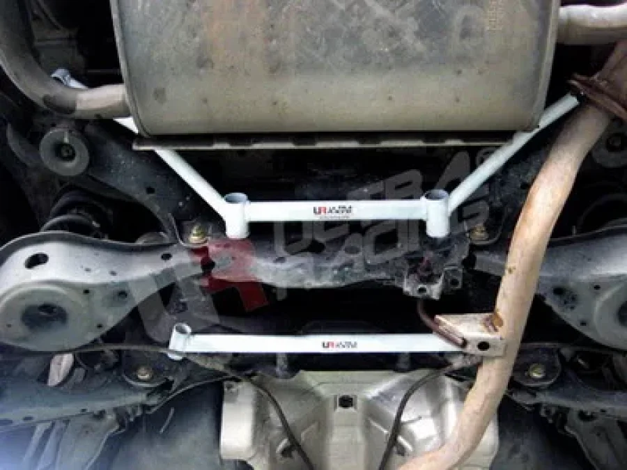 Ultra Racing Nissan Murano 2WD 06+ UltraRacing 2-Point Rear Lower Tiebar, référence RL2-969