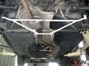 Ultra Racing BMW 1 04-11 E87 (120i) 2.0 UltraRacing Rear Member Brace, référence RL4-1125