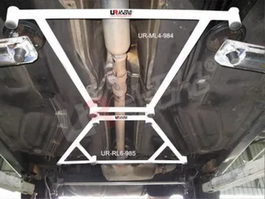 Ultra Racing VW Golf 2/3 UltraRacing 6-Point Mid Lower Brace 985, référence RL6-985