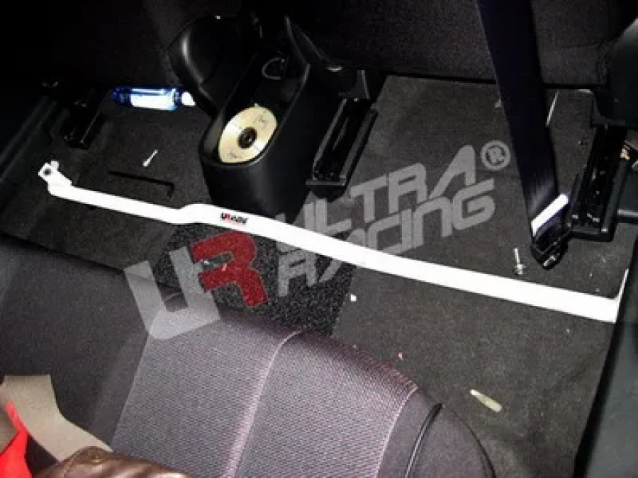 Ultra Racing Mazda 2 (Sedan) 07+ UltraRacing 2-Point Room Bar, référence RO2-1097