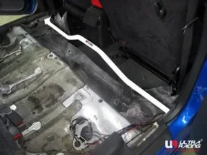Ultra Racing Subaru Impreza GC8 94-01 UltraRacing 2-Point Room Bar, référence RO2-1160