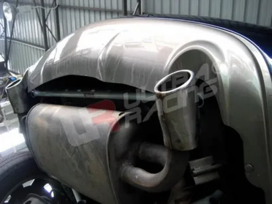 Ultra Racing Nissan Murano 2WD 06+ UltraRacing 2-Point Rear Torsion Bar, référence RT2-971
