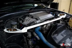 Ultra Racing Mazda RX7 FC 86-91 UltraRacing Front Upper Strutbar 1008, référence TW2-1008