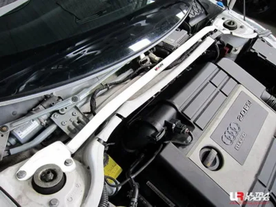 Ultra Racing Audi TT 8J 06+/TTS Quattro 08+ Ultra-R Front Upper Strutbar, référence TW2-1212