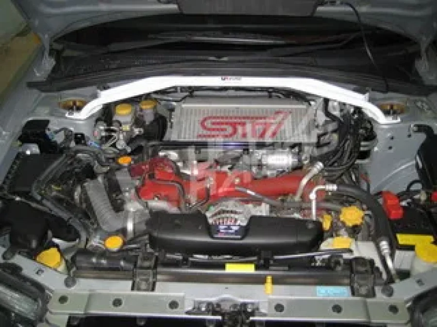 Ultra Racing Subaru Forester SG5/SG9 03-08 Ultra-R Front Upper Strutbar, référence TW2-615