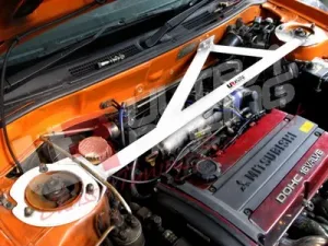 Ultra Racing Mitsubishi EVO 4/5/6 UltraRacing 3Point Front Upper Strutbar, référence TW3-1003
