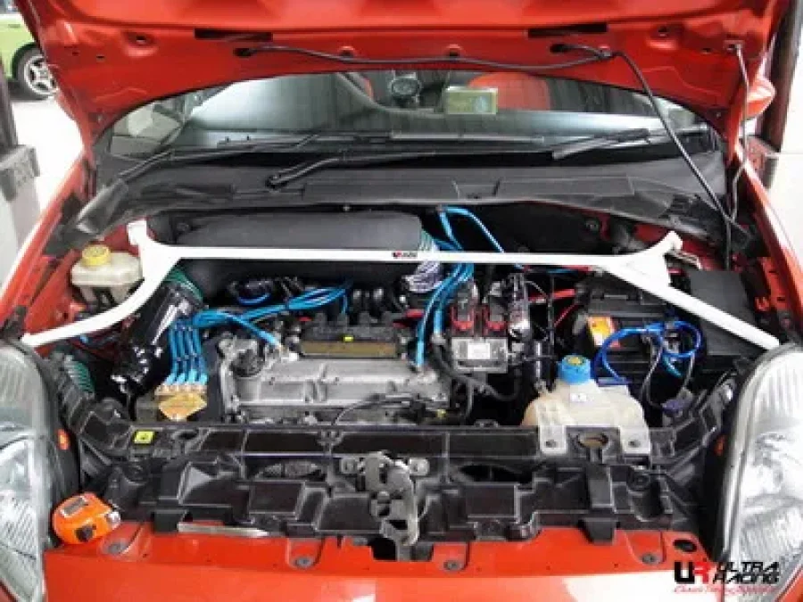 Ultra Racing Fiat Grande Punto 8V 1.4 06+ Ultra-R Front Upper Strutbar 4P, référence TW4-1148