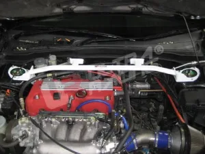 Ultra Racing Honda Integra 01-06 DC5 Ultra-R 4-Point Front Upper Strutbar, référence TW4-828