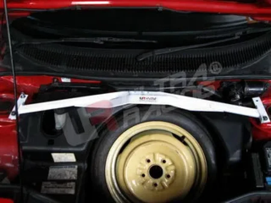 Ultra Racing Toyota MR2 SW20 UltraRacing 4-Point Front Upper Strutbar, référence TW4-942