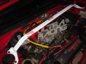 Ultra Racing Daihatsu Charade G200 1.3 RHD Ultra-R Front Upper Strutbar, référence TW2-295