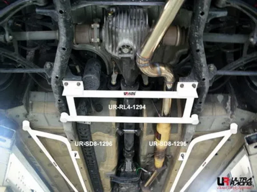 Ultra Racing Honda S2000 AP1/2 UltraRacing 4-Point Rear Lower H-Brace, référence RL4-1294