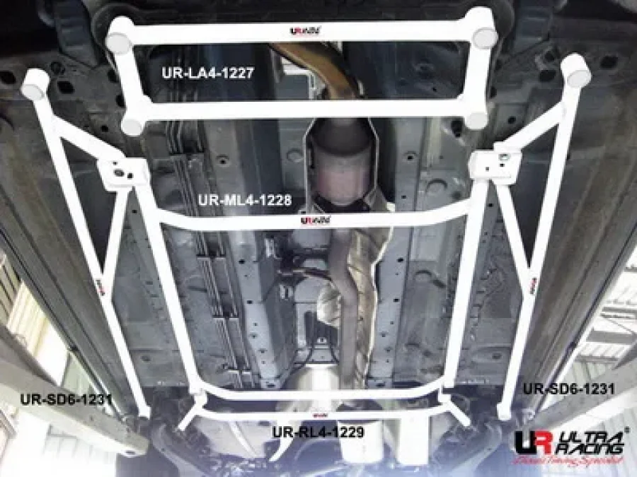 Ultra Racing Nissan X Trail 2.0 08+ UltraRacing 4-Point Mid Lower Brace, référence ML4-1228