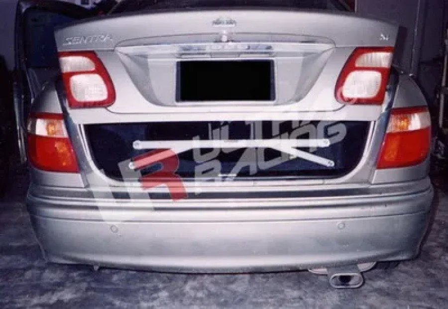 Ultra Racing Nissan Almera 00-05 N16 Ultra-R 4-Point Rear Trunk Brace, référence RE4-033
