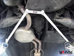 Ultra Racing Mercedes SL 320 89-02 UltraRacing 4-Point Rear Lower Brace, référence RL4-1201