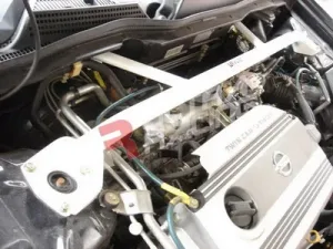 Ultra Racing Nissan Almera 00-05 N16 Ultra-R 4-Point Front Upper Strutbar, référence TW4-032