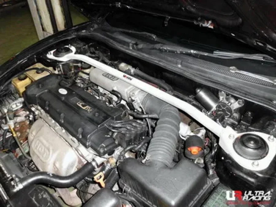 Ultra Racing Hyundai Coupe 96-99 UltraRacing Front Upper Strutbar 2P, référence TW2-1580