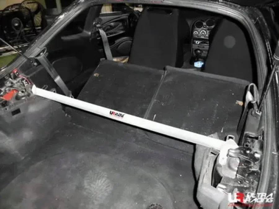 Ultra Racing Hyundai Coupe 96-99 UltraRacing Rear Upper Strutbar 2P, référence RE2-1581