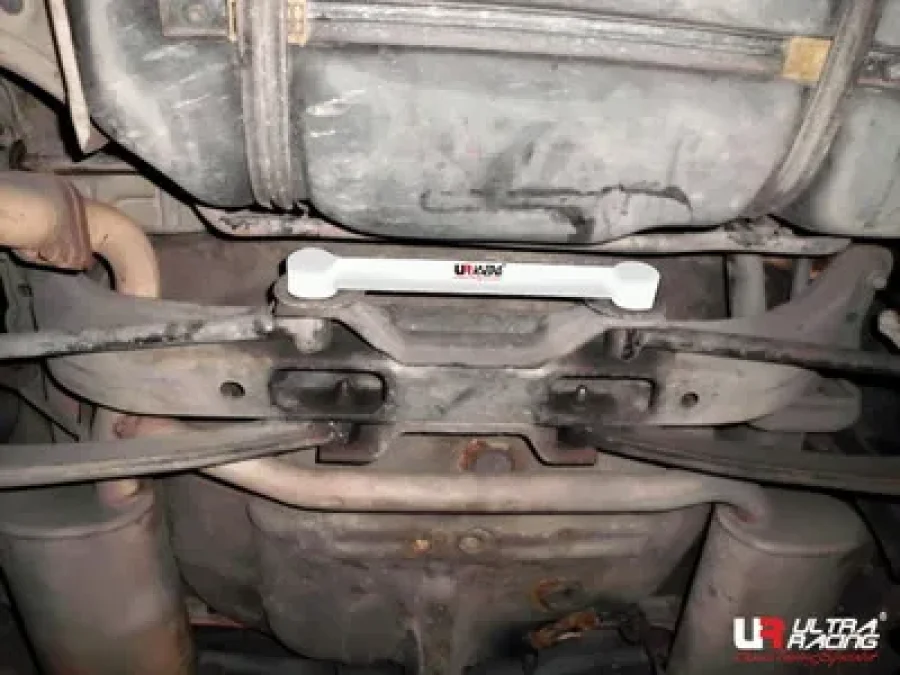 Ultra Racing Hyundai Coupe 96-99 UltraRacing Rear Lower TieBar/Brace 1585, référence RL2-1585