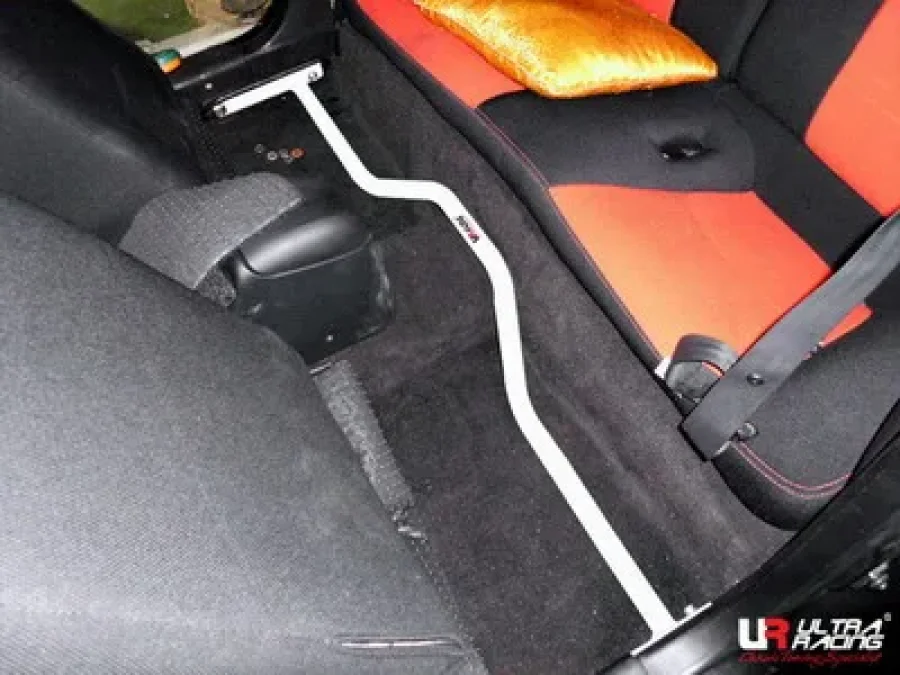 Ultra Racing Hyundai Coupe 96-99 UltraRacing Rear 2-Point Room Bar 1582, référence RO2-1582