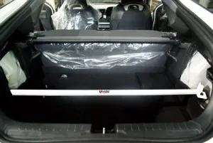 Ultra Racing Honda CRZ 10+ UltraRacing 2-Point Rear Strutbar 1570, référence RE2-1570