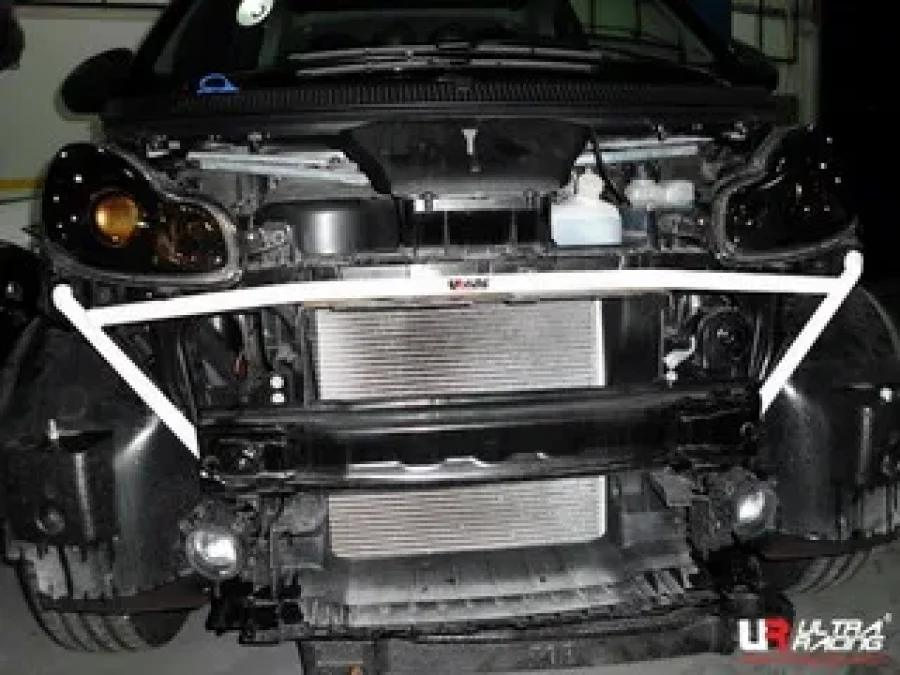 Ultra Racing Smart Fortwo 451 07+ UltraRacing 2-Point Front Torsion Bar, référence FT4-1495