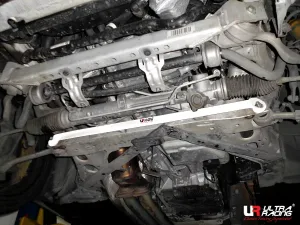 Ultra Racing BMW 3-Series E92 06+ 3.5 UltraRacing Front Lower Tiebar, référence LA2-1503
