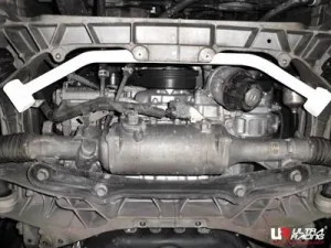 Ultra Racing Lexus LS 430 06+ UltraRacing 2-Point Front Lower Bar 1690, référence LA2-1690