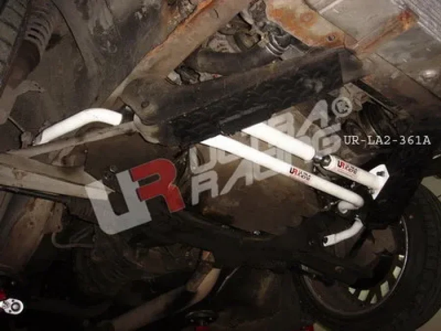 Ultra Racing Nissan Skyline R32 GTST / Cefiro A31 Ultra-R Front Lower Bar, référence LA2-361A