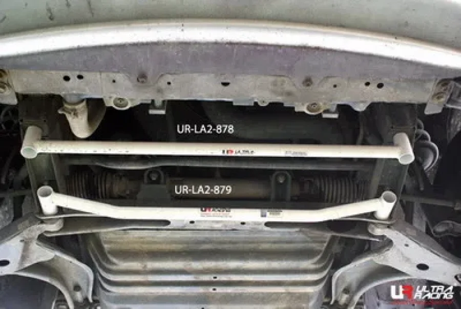 Ultra Racing Nissan Serena/Vanette 91-01 C23 2.0 Ultra-R Front L. Bar 878, référence LA2-878