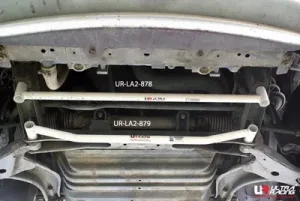 Ultra Racing Nissan Serena/Vanette 91-01 C23 2.0 Ultra-R Front L. Bar 878, référence LA2-878
